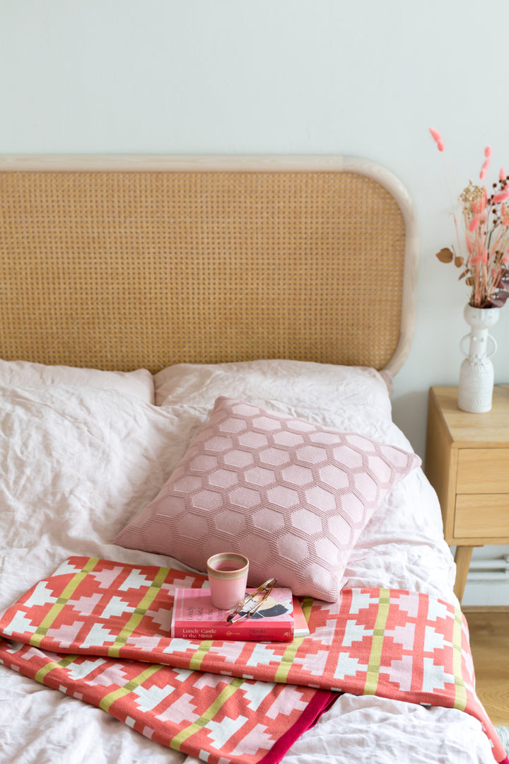 Alf Blanket Red, soft jacquard knitted cotton