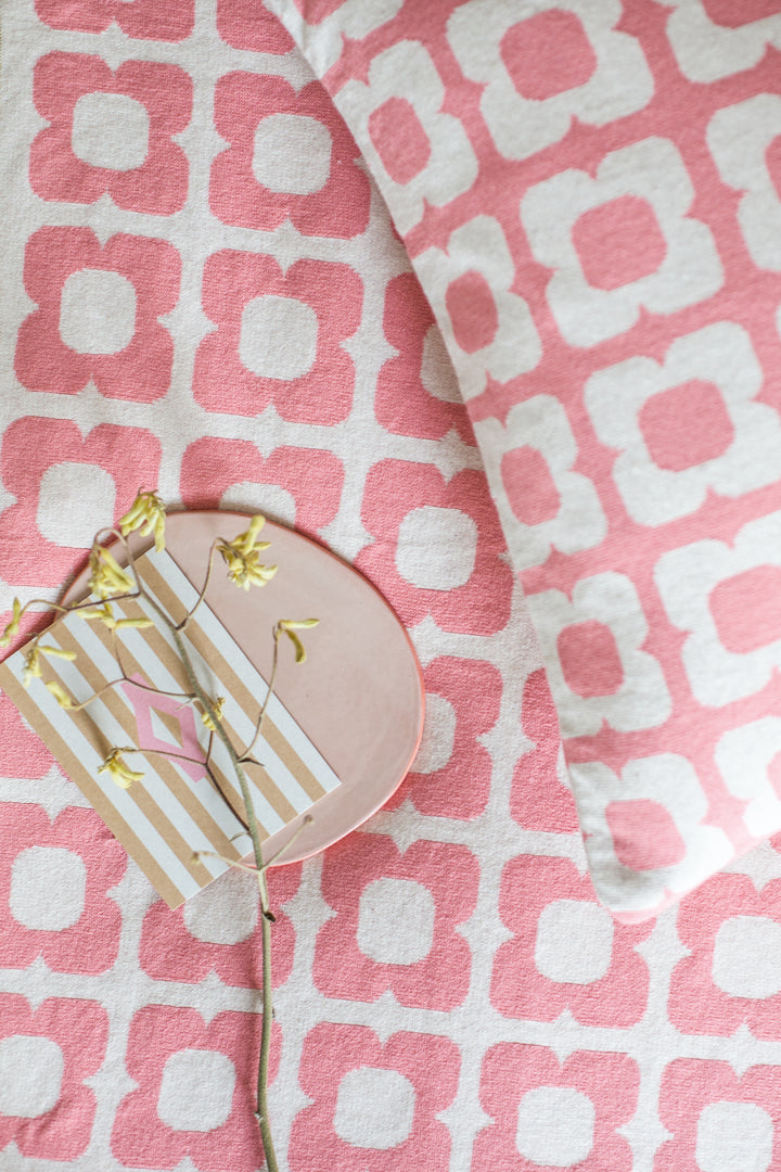 Doris Pink Jacquard Throw – Soft Brushed Cotton
