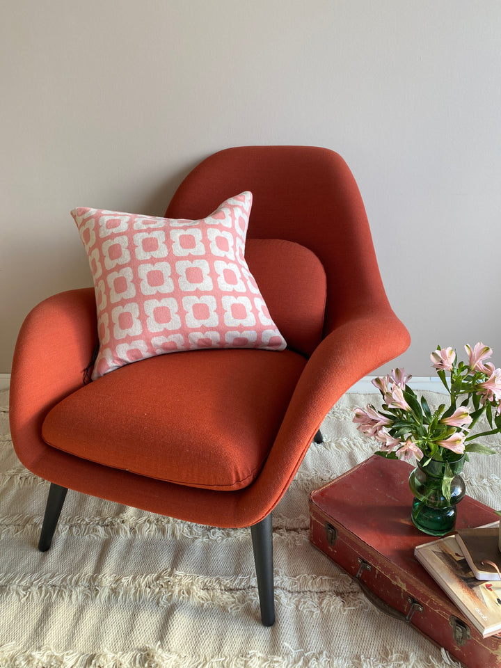 Doris Pillow-Cover Pink, Soft Jacquard Cotton Knit