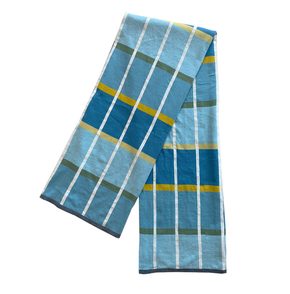 Alvin_blanket_blue_square