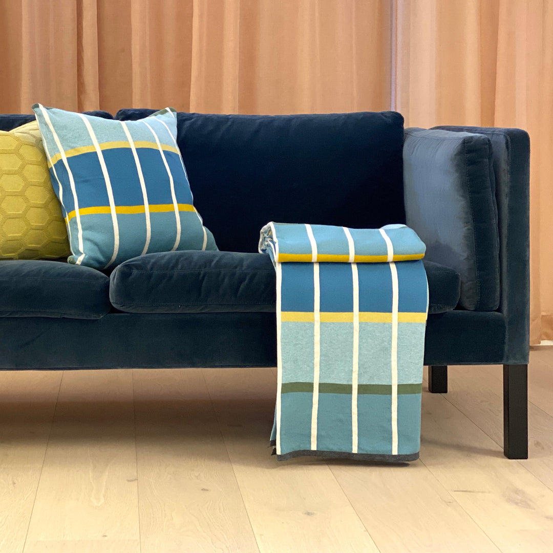 PL157L06_PU157M06_Alvin_blanket_pillow_blue_Herdis_pilllow__olive