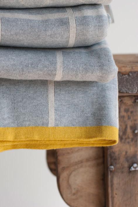 blanketpile_04_72_web
