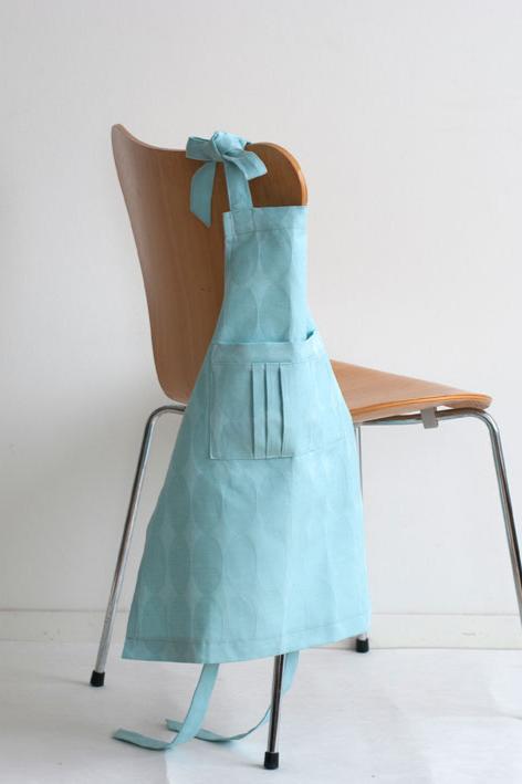 olli_apron_seablue_02_72_web